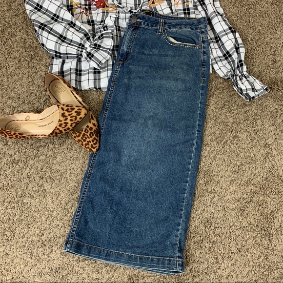 Dresses & Skirts - 💙Cute denim skirt 💙